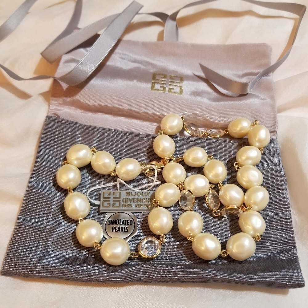 GIVENCHY PARIS NY Tagged Orig Bag Necklace - Picture 4 of 8